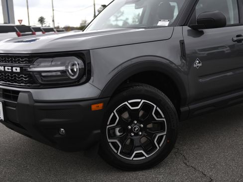 New 2025 Ford Bronco Sport Outer Banks image 3