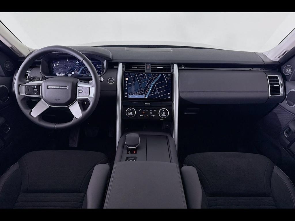 Used 2024 Land Rover Discovery S AWD/4WD image 9