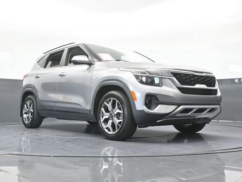 Used 2022 Kia Seltos EX AWD/4WD image 65