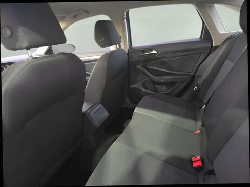 Used 2021 Volkswagen Jetta R-Line image 12