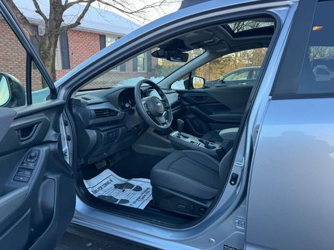 Used 2025 Subaru Crosstrek 2.0i Premium image 8