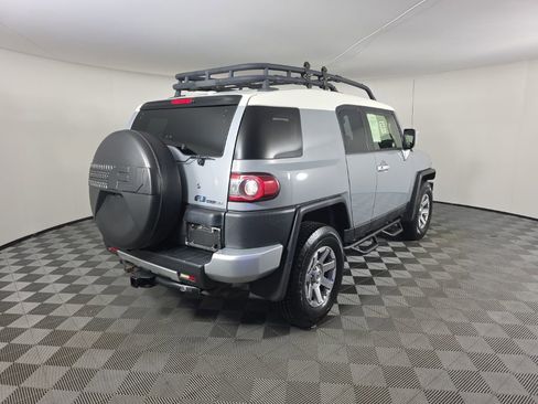Used 2014 Toyota FJ Cruiser 4WD w/ Convenience Package image 5