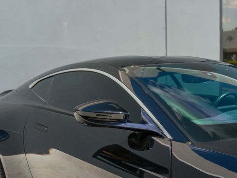 Used 2020 Aston Martin V8 Vantage Coupe RWD image 28