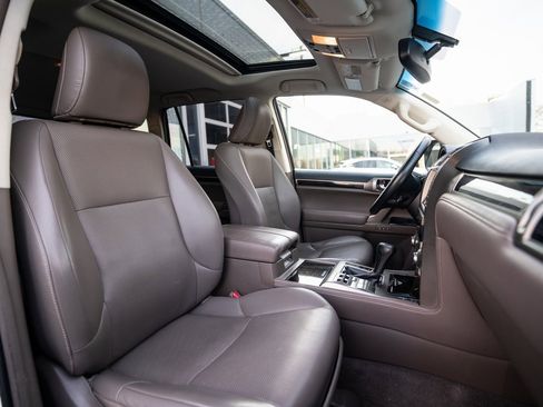 Used 2018 Lexus GX 460 image 13