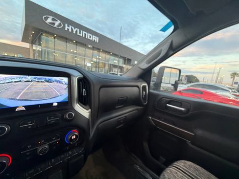 Used 2023 Chevrolet Silverado 2500 LT AWD/4WD image 15