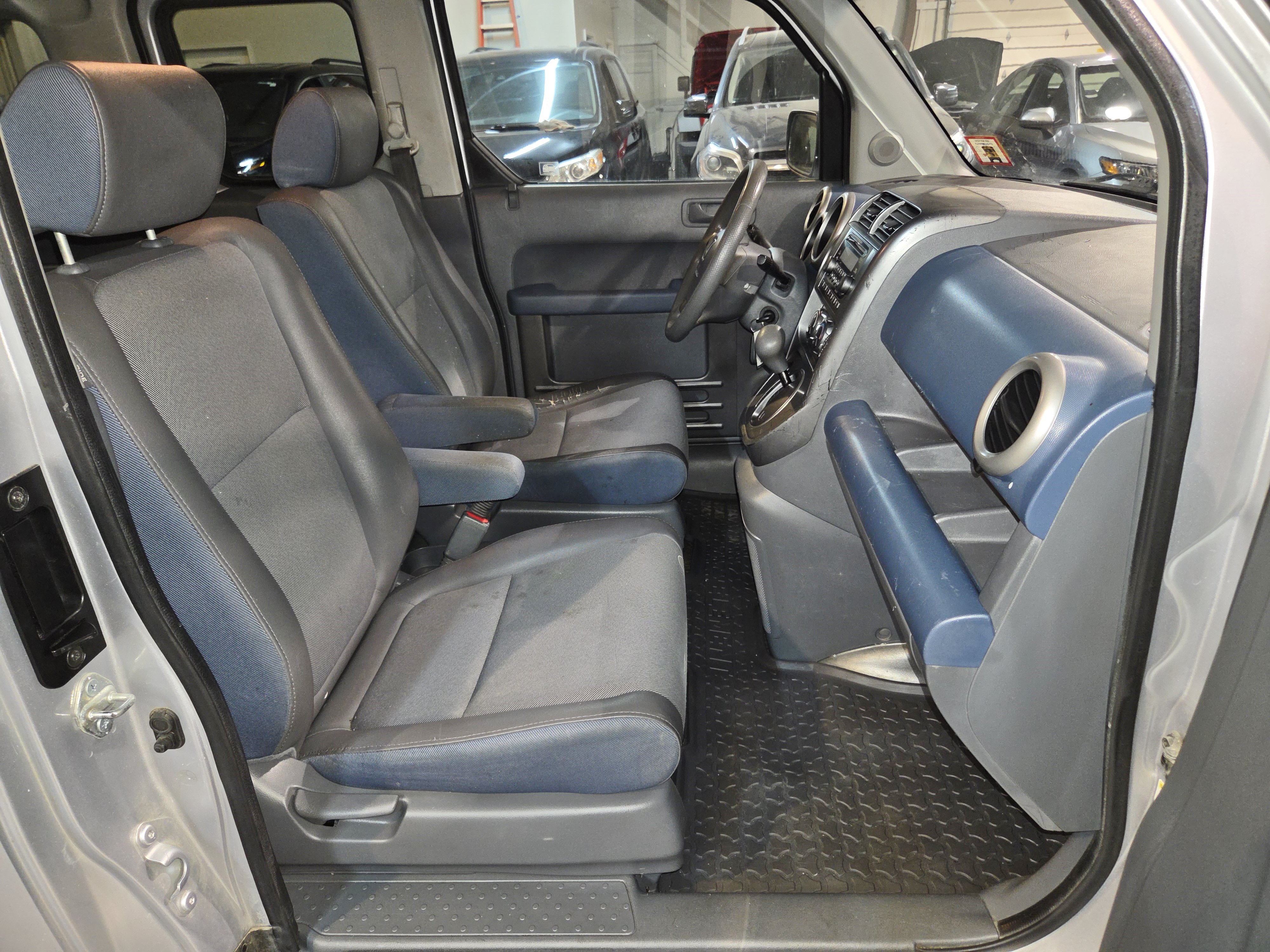 Used 2004 Honda Element EX image 27