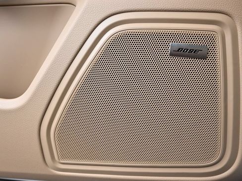 Certified 2026 Porsche Macan AWD/4WD image 17