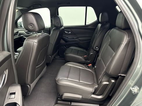 Used 2023 Chevrolet Traverse LT w/ LT Premium Package image 14