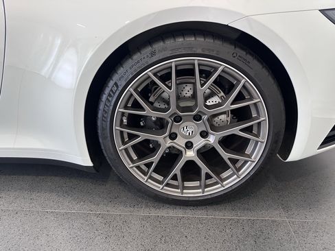 Used 2023 Porsche 911 Carrera image 30