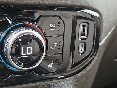 Used 2024 GMC Sierra 1500 SLT w/ SLT Premium Plus Package image 22