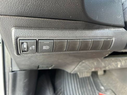 Used 2025 Toyota Corolla LE w/ Convenience Package FWD image 18