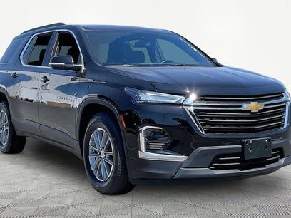 Used 2023 Chevrolet Traverse LT