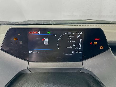 Used 2025 Toyota Prius XLE image 15