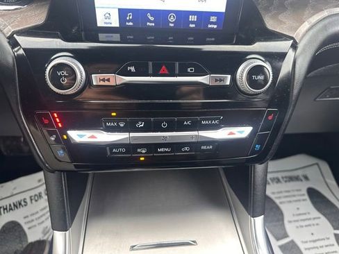 Used 2022 Ford Explorer Platinum w/ Equipment Group 601A image 23