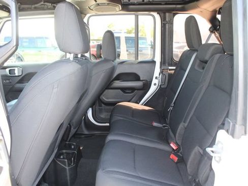 Used 2022 Jeep Wrangler Unlimited Sahara AWD/4WD image 43