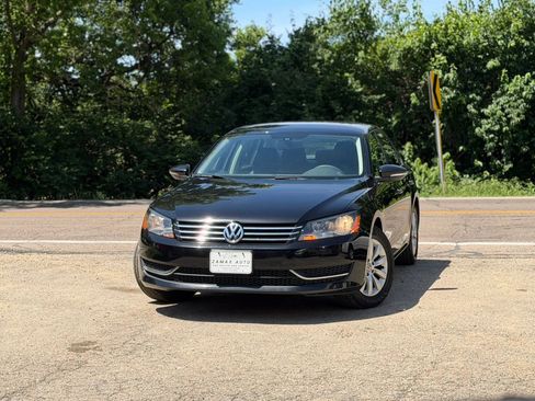 Used 2012 Volkswagen Passat 2.5 S FWD image 1