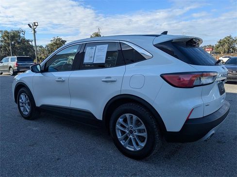 Used 2021 Ford Escape SE image 5