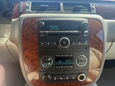 Used 2008 Chevrolet Avalanche LTZ w/ LTZ Preferred Equipment Group image 23