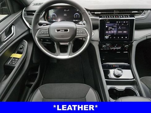 New 2025 Jeep Grand Cherokee Laredo RWD image 4