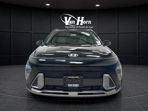 Used 2024 Hyundai Kona Limited AWD/4WD image 2