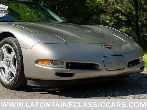 Used 1999 Chevrolet Corvette Coupe RWD image 13