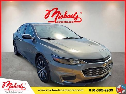 Used 2018 Chevrolet Malibu LT w/ True North Edition FWD image 1