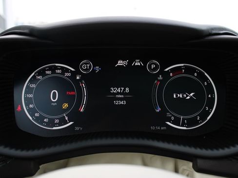 Used 2023 Aston Martin DBX AWD/4WD image 14