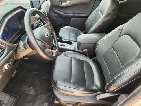 Used 2020 Ford Escape Titanium FWD image 13