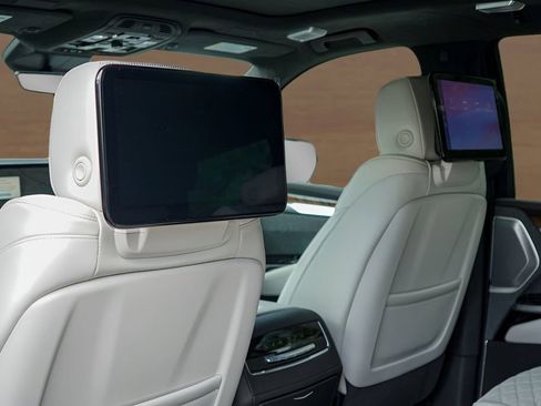 New 2026 Cadillac Escalade Platinum Sport w/ LPO, ONYX Package image 19