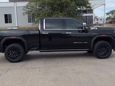 Used 2023 GMC Sierra 2500 Denali w/ Denali Black Diamond Edition image 9