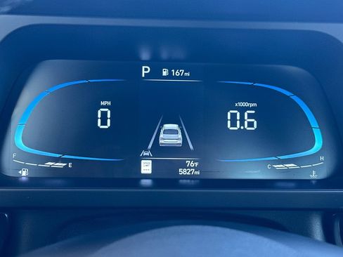 Certified 2025 Hyundai Elantra Sport image 26