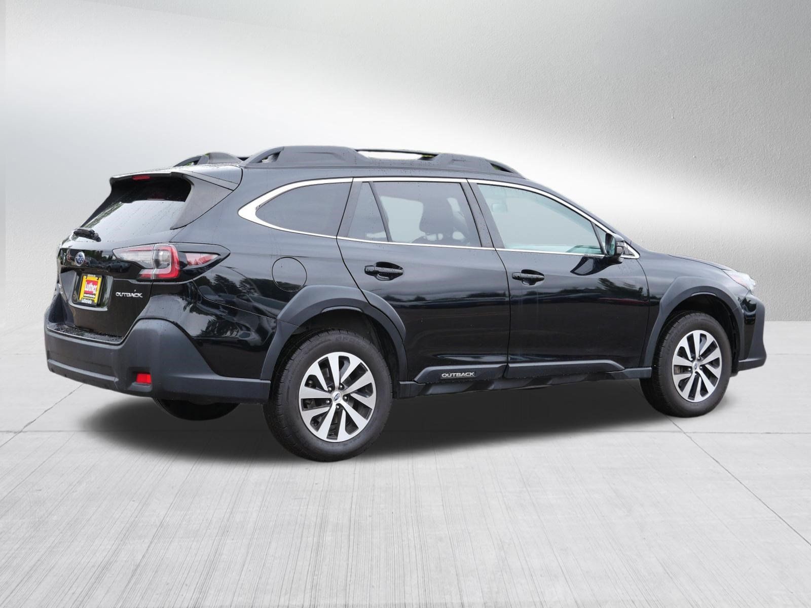 Used 2023 Subaru Outback Premium AWD/4WD image 7