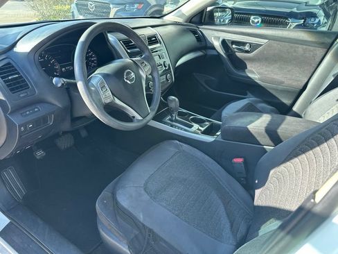 Used 2013 Nissan Altima 2.5 S FWD image 9