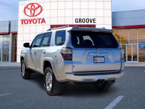 Used 2023 Toyota 4Runner SR5 Premium w/ SR5 Premium Package AWD/4WD image 3