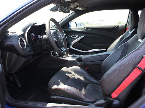 Used 2022 Chevrolet Camaro ZL1 RWD image 17