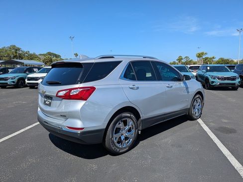 Used 2018 Chevrolet Equinox Premier FWD image 9