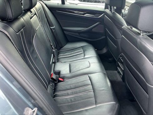 Used 2020 BMW M550i xDrive image 29