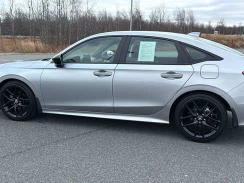 Used 2023 Honda Civic Sport image 12