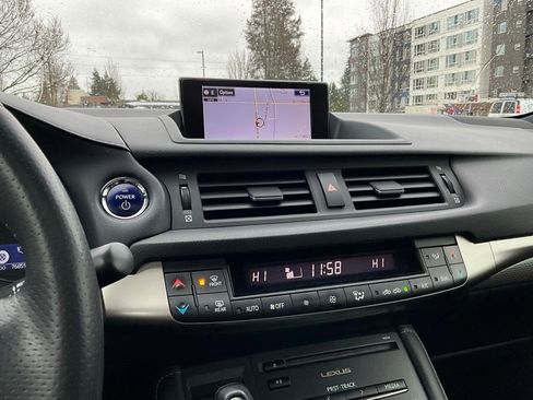 Used 2015 Lexus CT 200h image 17