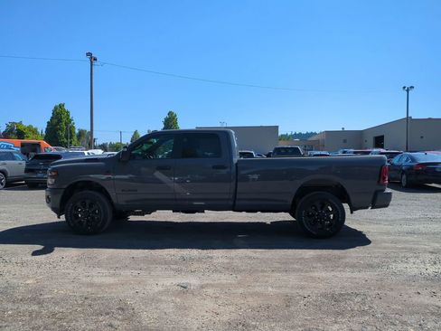 New 2026 RAM 3500 Big Horn AWD/4WD image 4