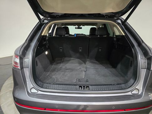 Used 2021 Lincoln Nautilus AWD image 34