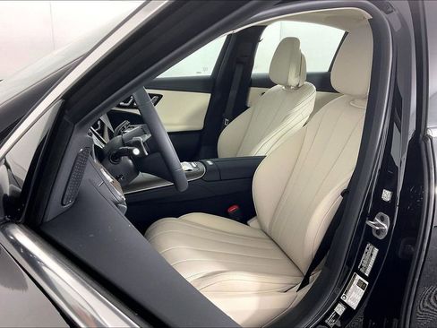 New 2026 Mercedes-Benz E 350 4MATIC Sedan image 9
