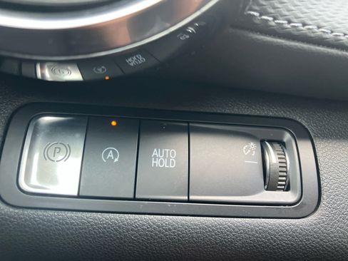Used 2026 Chevrolet Equinox LT w/ Safety and Technology Package FWD image 14