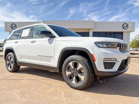 Used 2024 Jeep Grand Cherokee Limited 4xe image 2