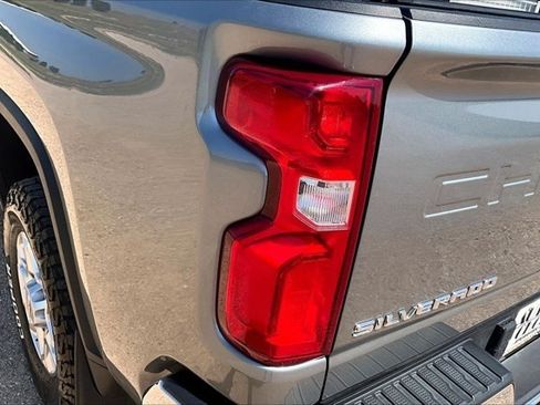 Used 2024 Chevrolet Silverado 2500 LTZ w/ LTZ Convenience Package AWD/4WD image 22