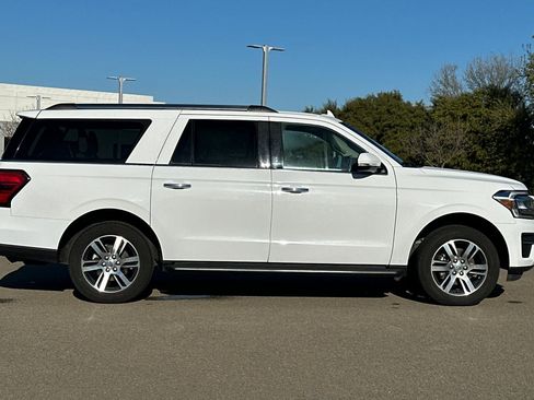 Used 2024 Ford Expedition Max Limited image 3