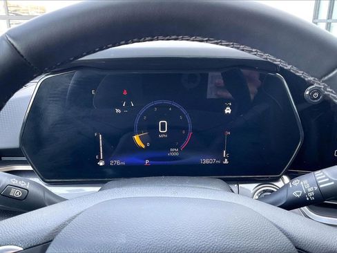 Used 2025 Chevrolet Trax ACTIV w/ Sunroof Package image 20