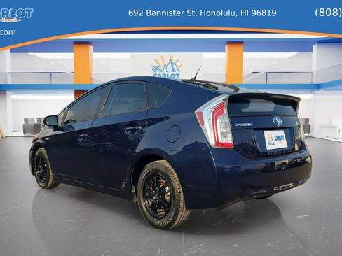Used 2014 Toyota Prius Two FWD image 5
