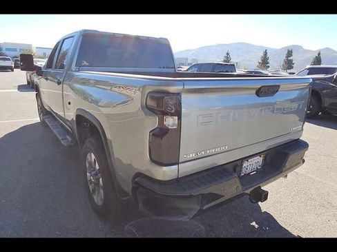 Used 2025 Chevrolet Silverado 2500 Custom w/ Custom Value Package image 4