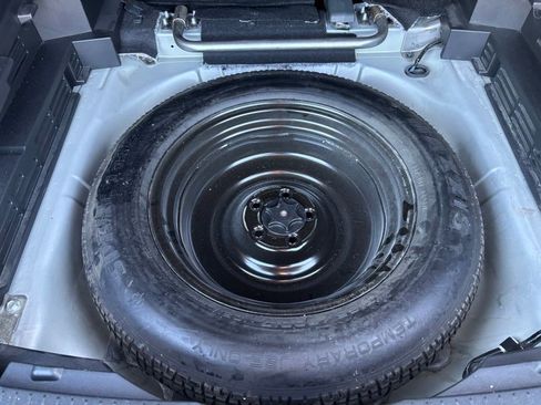 Used 2024 Nissan Rogue S image 11